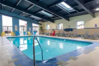 Days Inn by Wyndham Niagara Falls Centre St. by the Falls - Swimmingpools