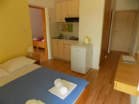 加勒布客房公寓酒店