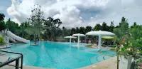 Hale Manna Coastal Gardens - Pools