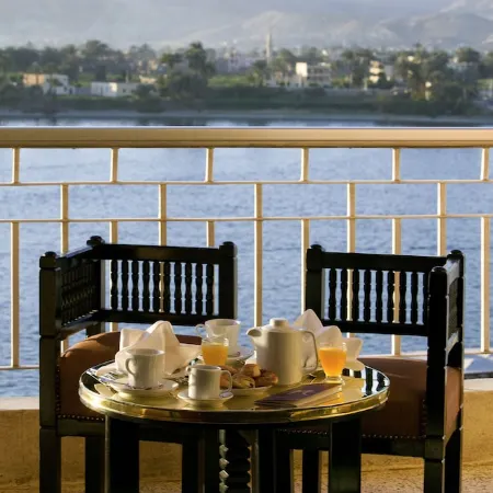 Aracan Eatabe Luxor Hotel