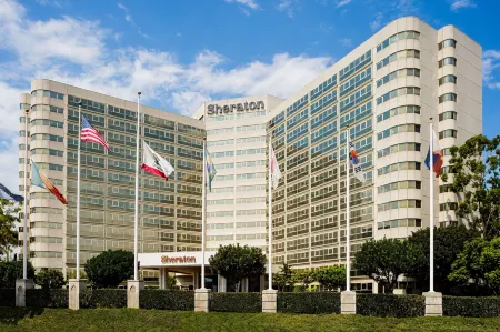 Sheraton Gateway Los Angeles Hotel Отели рядом с достопримечательностью «Университет Лойола Мэримаунт»