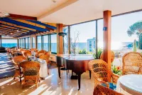 Hotel Roger de Flor by Seleqtta