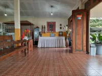 Cemara Tujuh Homestay & Resto Hotels in Garung