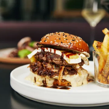 Kinley Cincinnati Downtown, a Tribute Portfolio Hotel