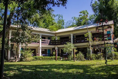 Lisland Rainforest Resort Hotels in Rosales