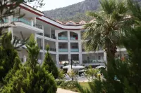 Akbuk Palace Hotel & Residence