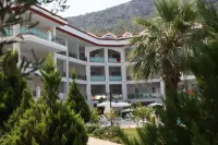 Akbuk Palace Hotel & Residence Hotels in Kapıkırı