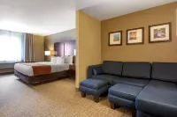 Comfort Suites Johnson Creek Conference Center