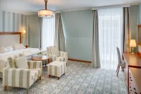 Ensana Centrální Lázně - Maria Spa Hotels near Dům přírody Slavkovského lesa