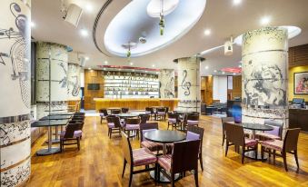 Crowne Plaza Doha - the Business Park