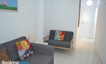 Stunning 2 Bedroom Apartment Fully Refurbished with Air-Conditioning