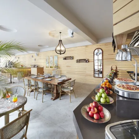 Lalila Blue Suites