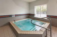 Best Western Plus Burlington Inn  Suites - Hot Tub