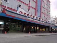 Grand Singgie Hotel Hotels near Zahra pancing