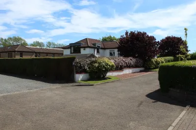 Whitecroft Bed and Breakfast Hotel dekat Howden Park Centre