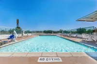 Super 8 by Wyndham Abilene North - Kolam Renang