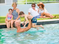 Club Tropical Resort Darwin - مسبح