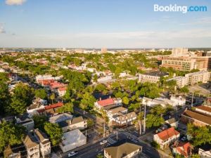 Spring St Buyout by AvantStay Shared Home in Charleston 10Mins 2 French Quarter
