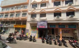 Hotel Aaditya Palace