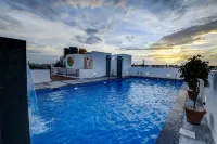 Livaana - piscina
