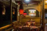 Golden Sunrise Hotel Hotels in Thaton