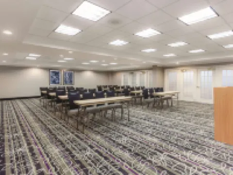 La Quinta Inn & Suites by Wyndham Univ Area Chapel Hill Hotels in Triangle