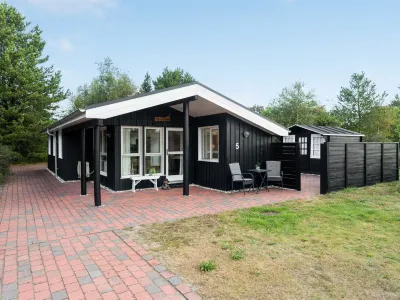 "Poul" - 100m from the Sea