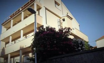 Popular Double Bed & Bidet Apartment in Split