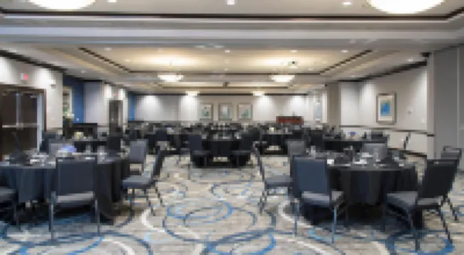 โรงแรม Holiday Inn Indianapolis Airport บาย IHG