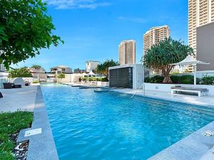 Sealuxe Central Surfer Paradise - Spacious - Skyline Deluxe Ocean Views