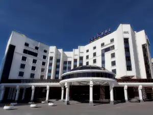 Cosmos Ekaterinburg Hotel (Космос Екатеринбургбывш. Park Inn by Radisson Ekaterinburg)