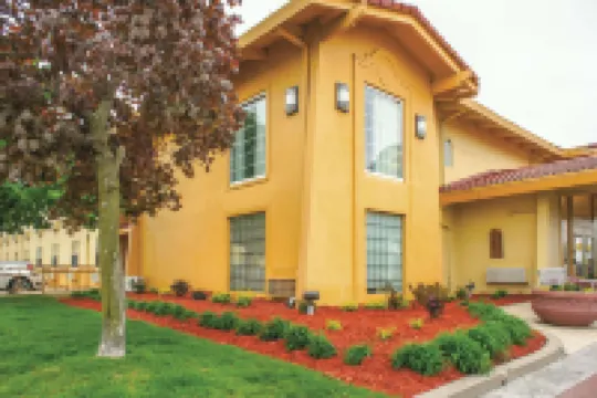 La Quinta Inn by Wyndham Moline Airport - Pet friendly