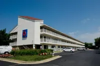 Motel 6 Gaithersburg, DC - Washington Hotels in Германтаун