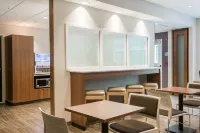 Microtel Inn & Suites by Wyndham Altoona - 2 tähden