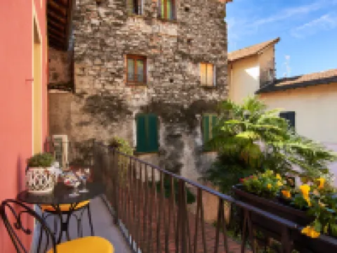 Cris House Hotels in Porlezza