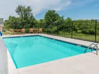 Super 8 by Wyndham Warrensburg Hotels in Warrensburg