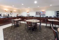 貝頓多夫温德姆華美達酒店 - 早餐