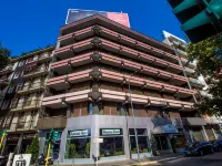 Admiral Hotel Hotels near Allianz Tower