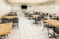 Super 8 by Wyndham Edmonton/West - sarapan