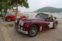 River Hotel - parking