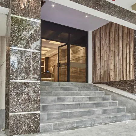 Hotel Mustika Gajah Mada Отели рядом с достопримечательностью «Музей Маритайм»