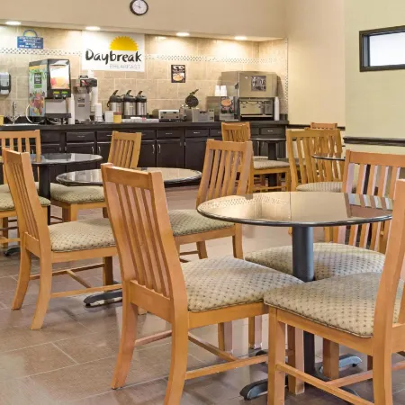 Days Inn by Wyndham Collinsville/St. Louis