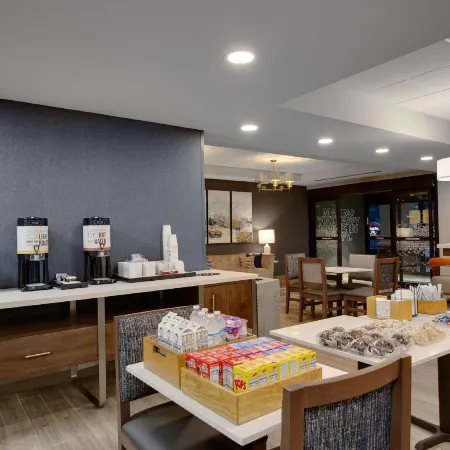 Hampton Inn Birmingham-Colonnade 280