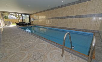 "a Break... somewhere" Studio for 2 People in Montfermeil