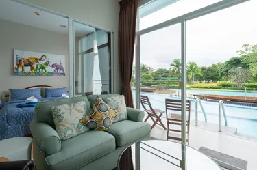รูปภาพของHua Hin One Bedroom One Bathroom with Pool Access Beachfront Nice Furniture
