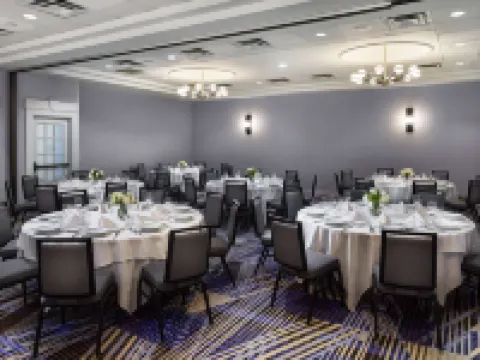 Hilton Kansas City Country Club Plaza Hotels in Kansas City