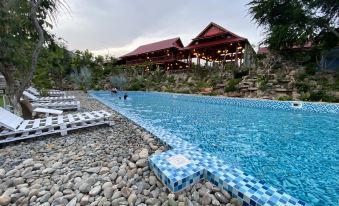 CaNa Bay Resort - Restaurant