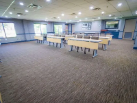 Country Inn & Suites by Radisson, Burlington (Elon), NC