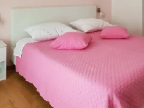 Danica Hotels in Peroj