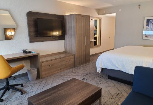 홀리데이 인 익스프레스